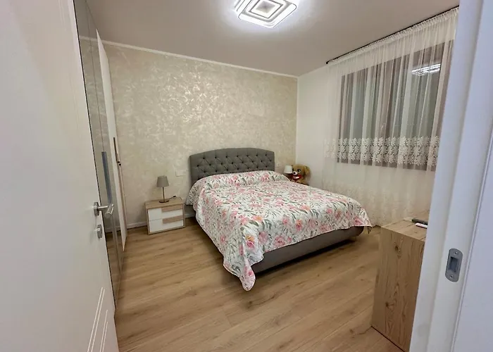 Interno 2 *